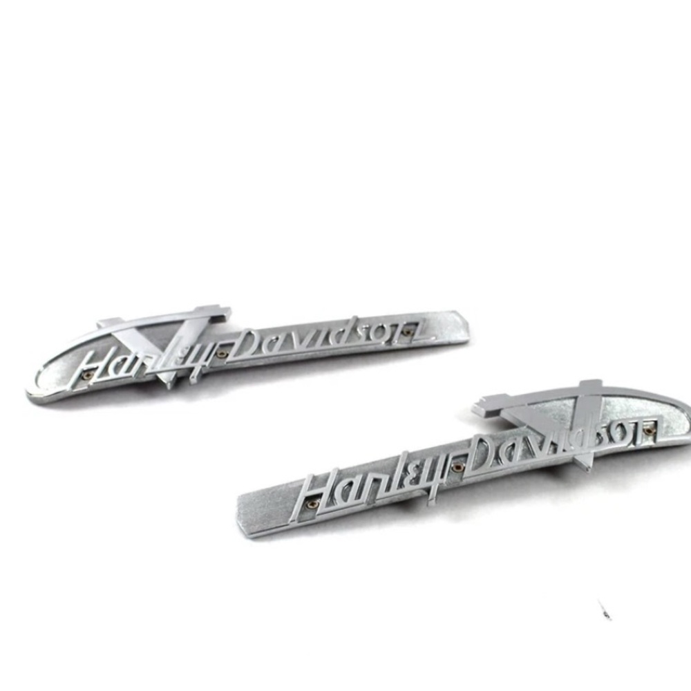 Harley-Davidson Metallic Logo Womens Necklace Pendant Silver